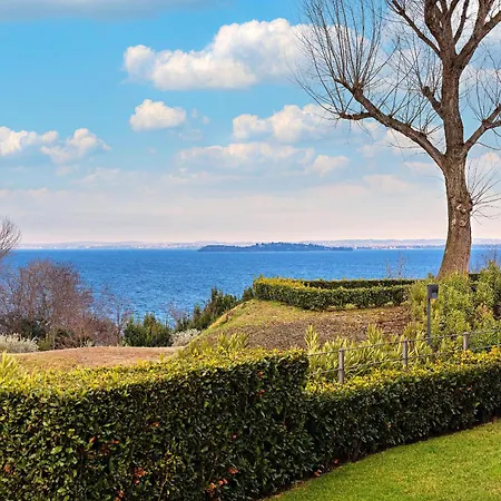 Montecolo By Wonderful Italy * Manerba del Garda